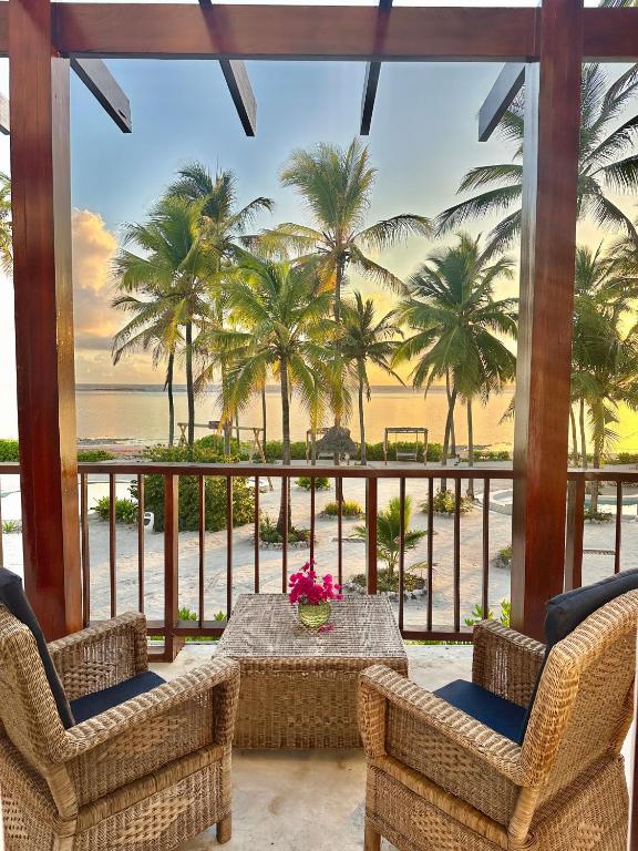 Beach Front Villa Ocean View Zanzibar - B&B Pongwe