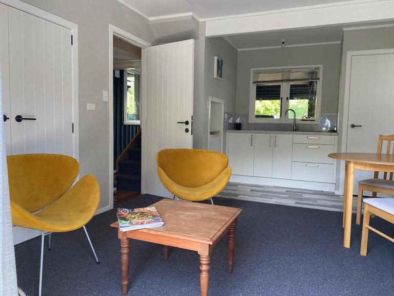 Relax in the Garden Suite - B&B Thames