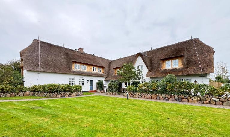 Haus Witthüs App. 2 Süneck mit Terasse - Bed and Breakfast Wenningstedt