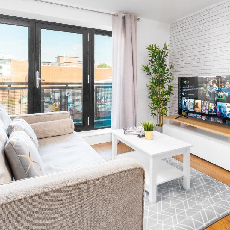 Stylish 2 Bedroom Apartment - City Centre - Balcony - Netflix 5AC - Ferienwohnung Birmingham