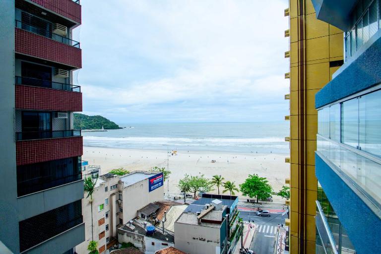 Centro c/ vista lateral da praia TC6451 - B&B Balneário Camboriú