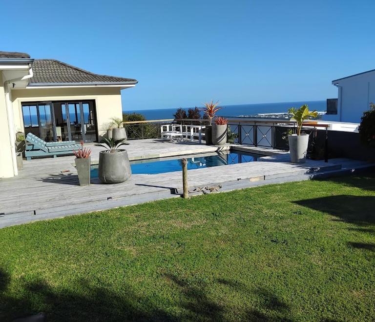 Chanteclair Holiday Home - B&B Hermanus