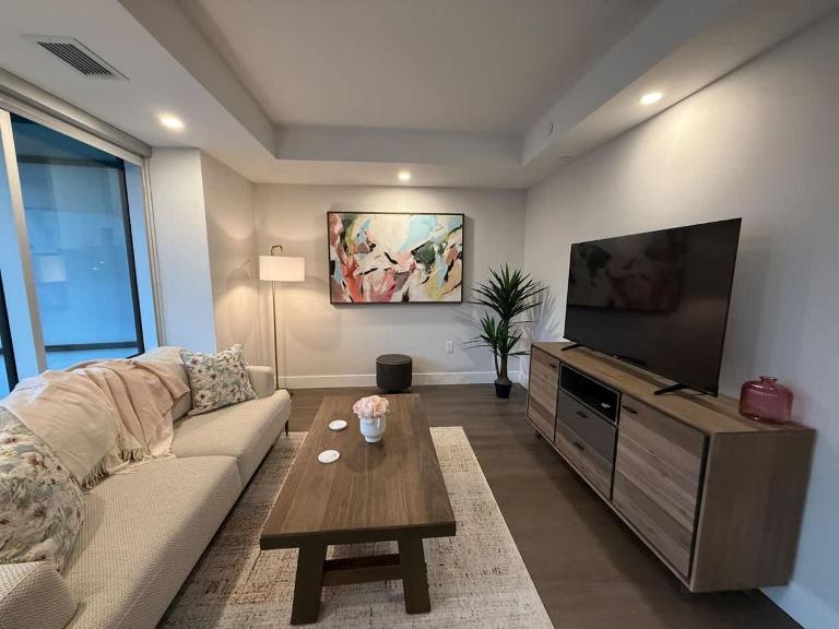 Spotless vibrant & modern 1 BR with 6 appliances - Chambres d'hôtes Halifax