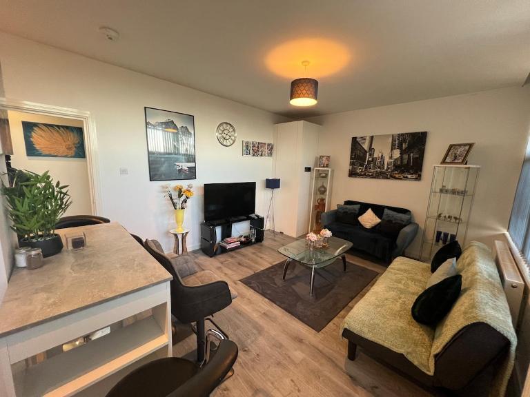 2 Bedroom Flat Sun in town Center Wellingborough - Chambres d'hôtes Wellingborough
