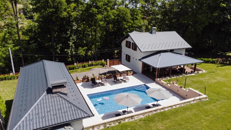 Villa Bagrem - Private Heated Pool Villa in Nature - B&B Bania Luka