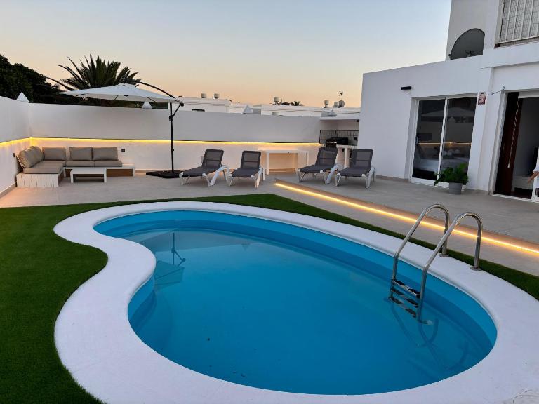 Las Magnolias Private Pool, BBQ & Family Villa - B&B Corralejo