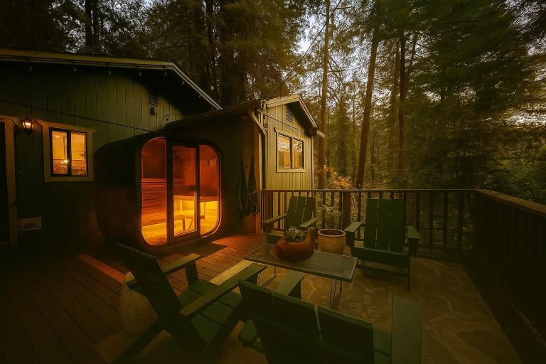Artists Perch: Modern Redwood Retreat with Outdoor Sauna - B&B Guerneville