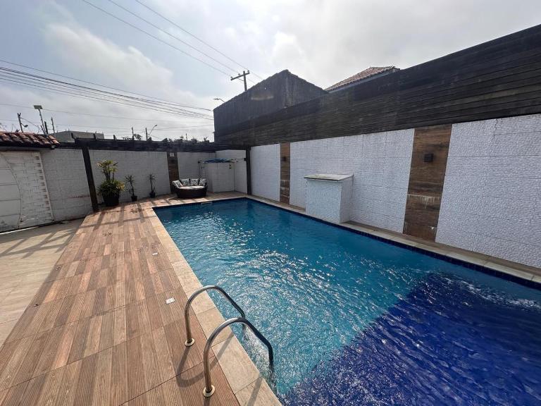 Casa em Bertioga com piscina - B&B Bertioga