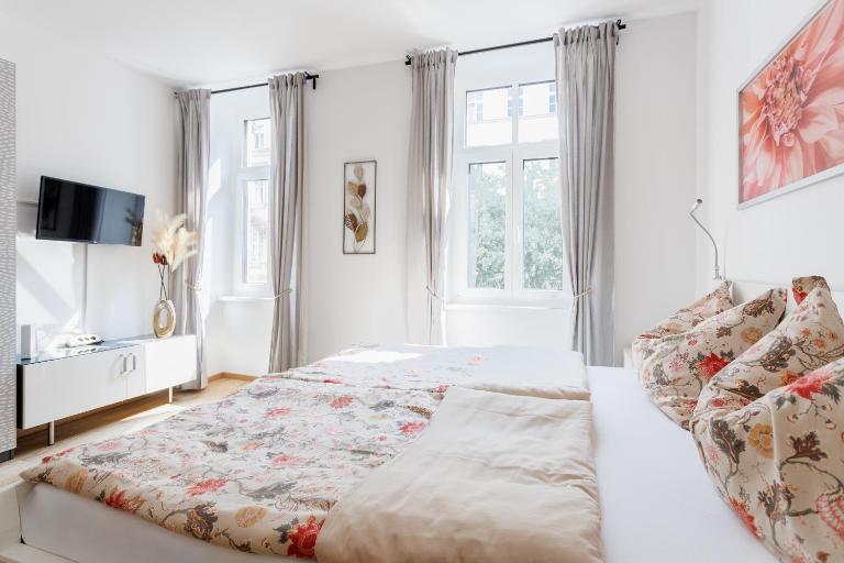 Central Renovated Apartment with Free Parking & AC - B&B Vienna