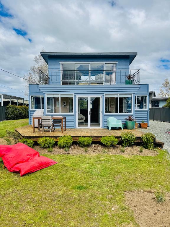 Classic Kiwi bach by the lake - B&B Te Anau