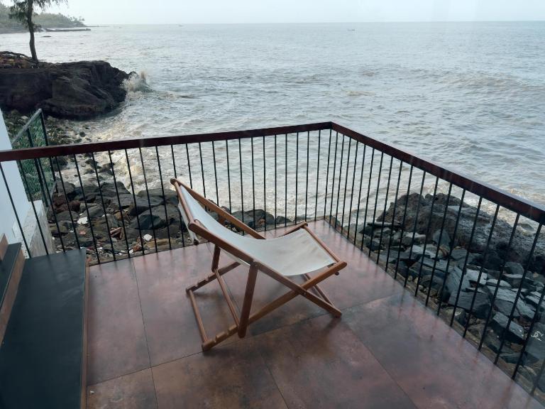 Coastline 4Bedroom cliffside villa - Chambres d'hôtes Elattūr