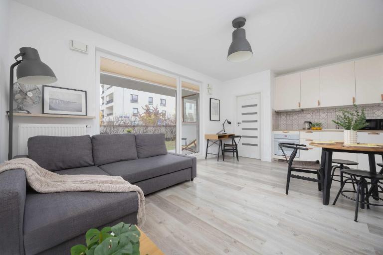 Warsaw Cozy Apartment with Parking and Garden by Noclegi Renters - B&B Warsaw