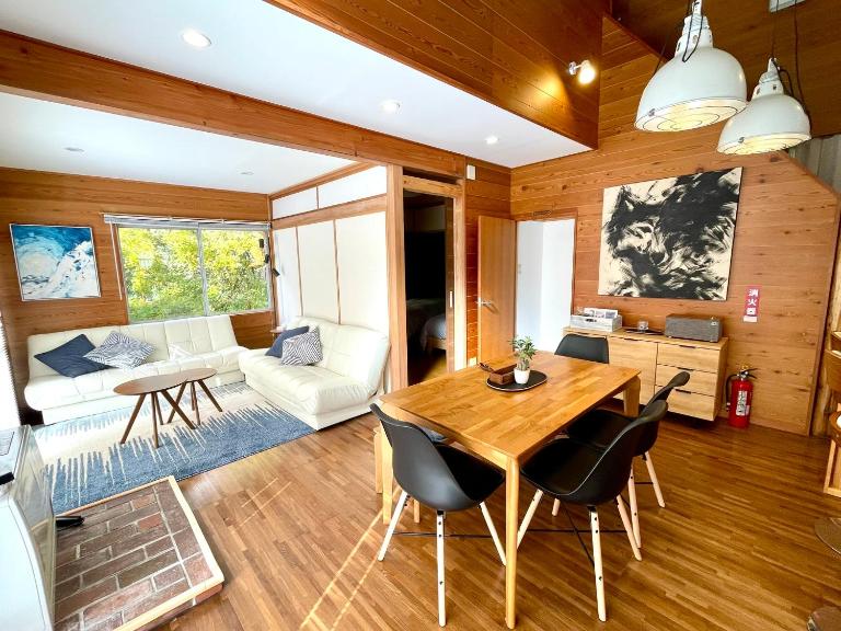 The Black Wolf - B&B Hakuba