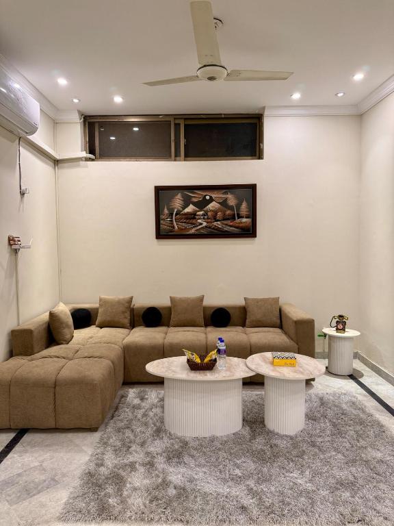 Designer & Spacious 2BHK Suite - Chambres d'hôtes Islamabad