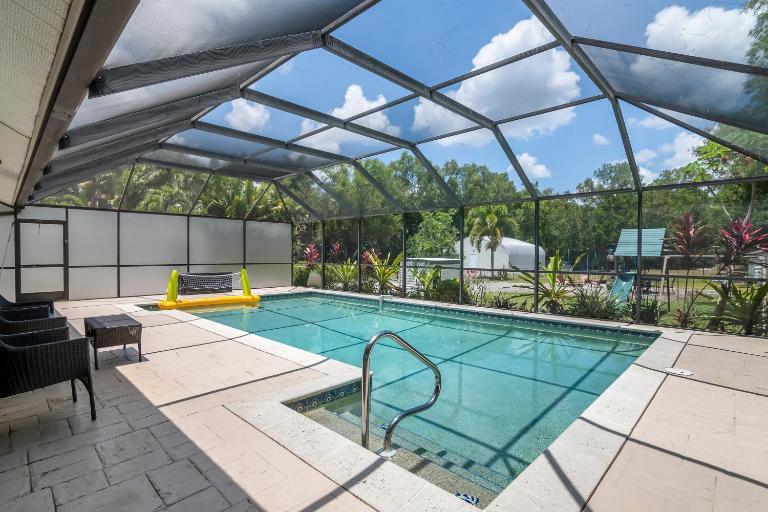 Sunny Naples Escape - B&B Naples