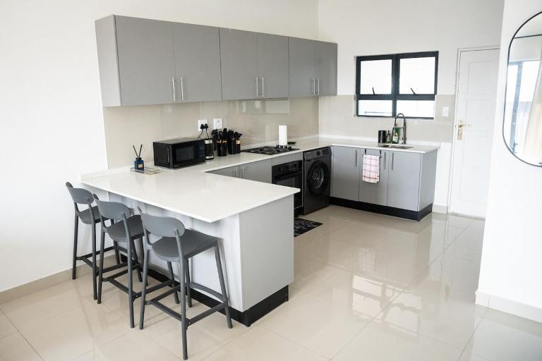 Modern two-bedroom apartment - Ferienwohnung Ballito