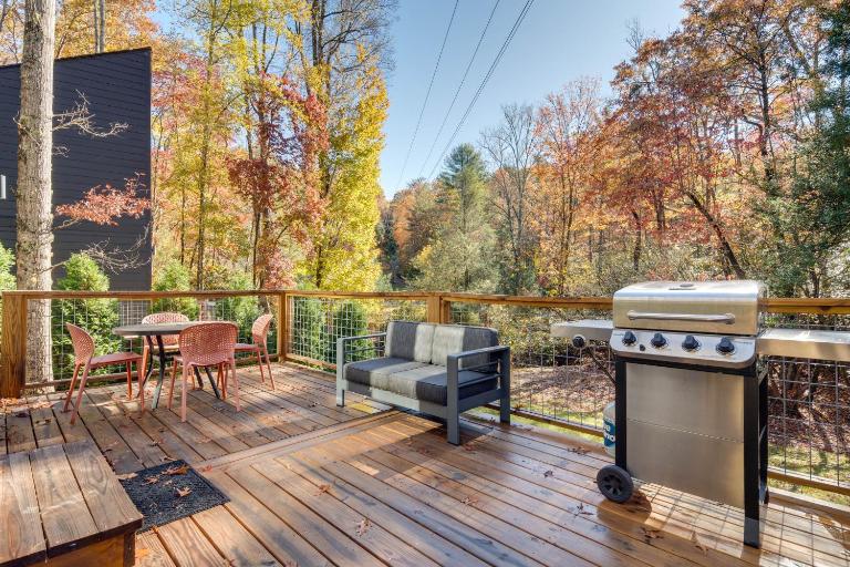 4 Mi to Dtwn Brevard: Modern Pisgah Forest Getaway - Chambres d'hôtes Pisgah Forest