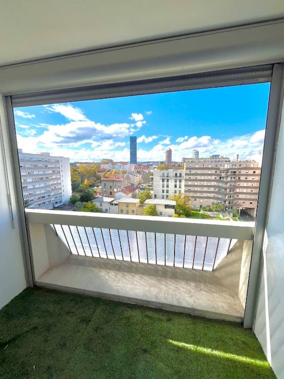 Cozy and Modern Apartment with View - B&B Lyon