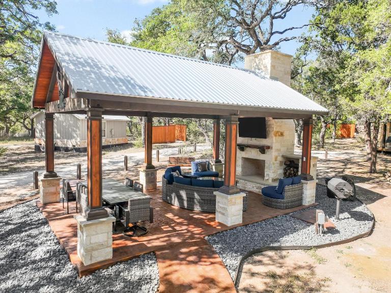 Cabins at Flite Acres - Desert Willow - B&B Wimberley