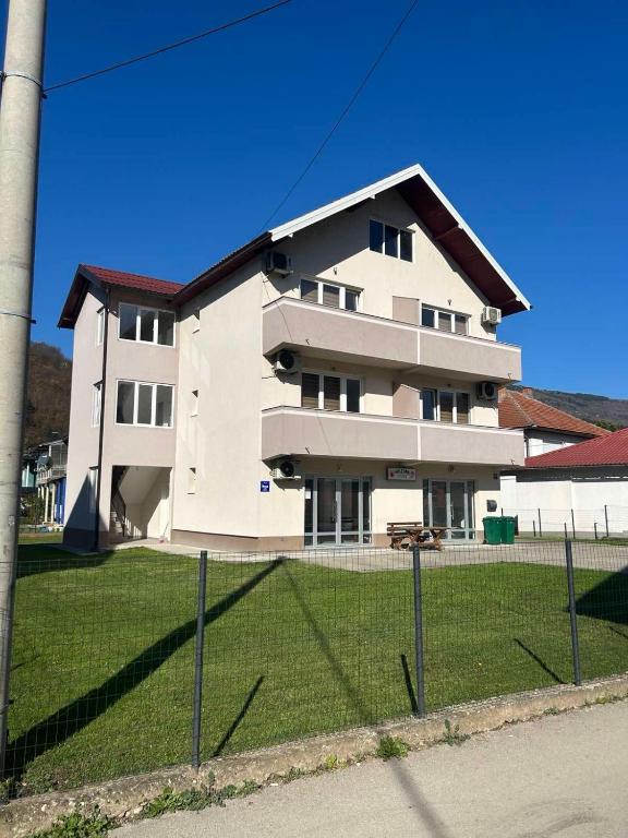 Sobe Holiday Goražde - B&B Gorazde