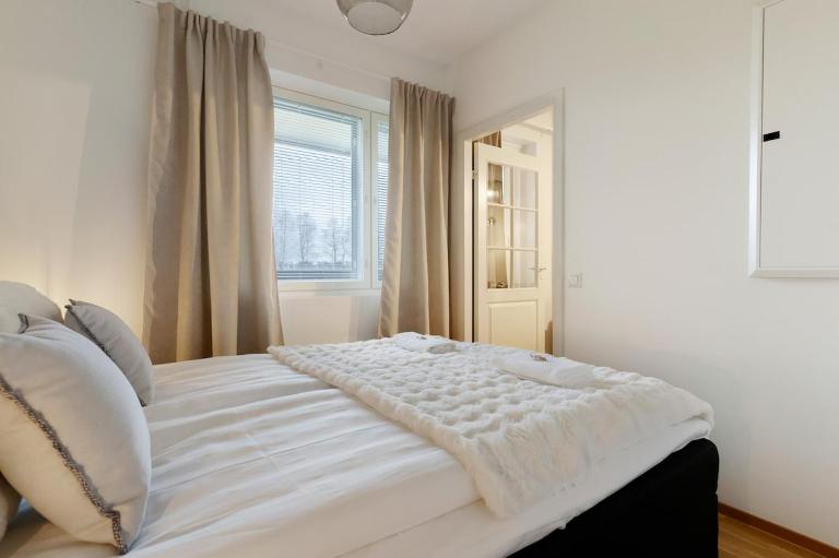 Arctos City Suite, private sauna By Lapland Host - Bed and Breakfast Rovaniemi