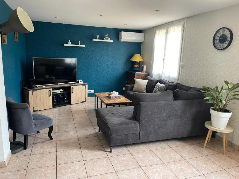 Grande villa familiale à 5 min des plages en voiture - 4 chambres - wifi - clim - stationnement facile - grande cour - Ferienwohnung Saint-Cyprien