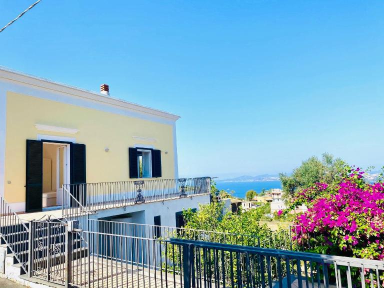 Grazioso MONOLOCALE nella villa NOLELU - B&B Barano d'Ischia