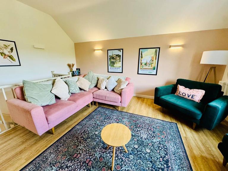 Luxury 2 bedroom cottage overlooking the River Wye - Chambres d'hôtes Wilton
