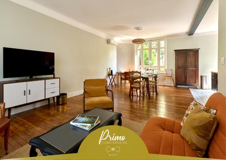 Maison Grenat, with terrace by PRIM0conciergerie - B&B Nevers