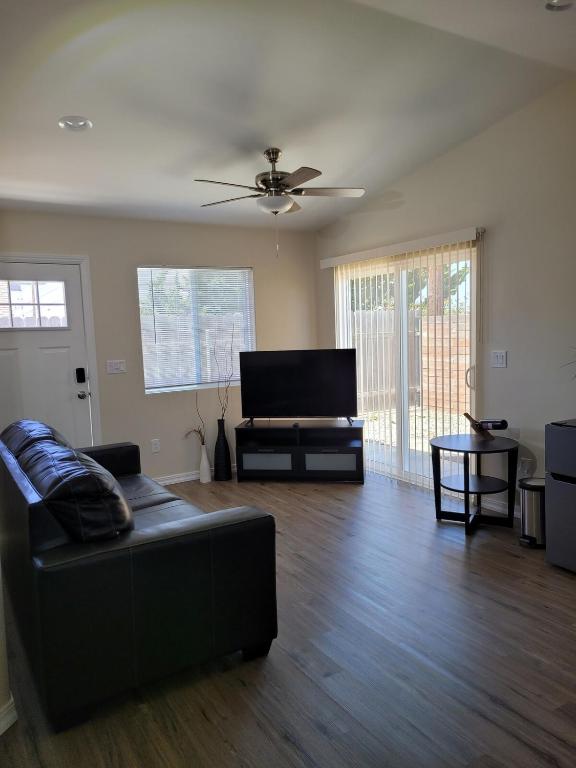 Comfy, independent 1 bedroom guest suite in Orcutt - B&B Orcutt