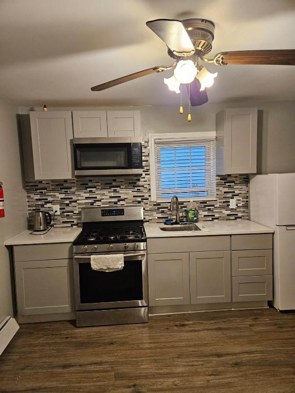 Entire Spacious House in New Jersey - B&B East Orange