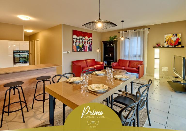Le Manou, Appartement neuf avec terrasse, parking sous-terrain & ascenseur by PRIMO C0NCIERGERIE - B&B Nevers