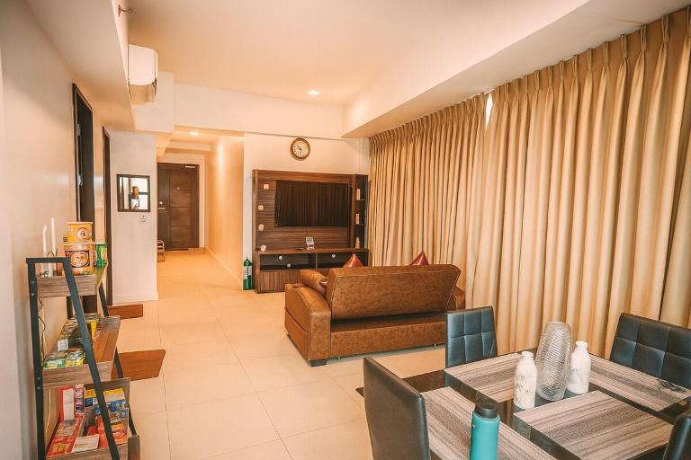 Modern 1BR Corner Unit, Pool & Gym Overlooking Cebu City Skyline - Cebu IT Park - Ferienwohnung Cebu City