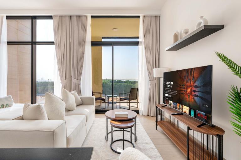 Relaxing Studio with Balcony & Pool in Haven Tower - B&B Dubái