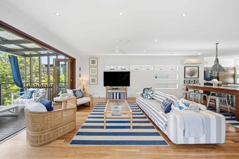 Family Beach House at Sebel Twin Waters Resort - B&B Twin Waters