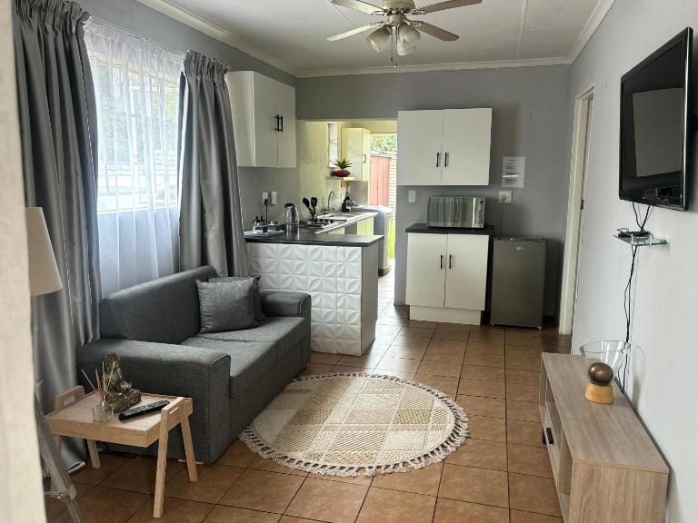 Tana's flat - B&B Brakpan