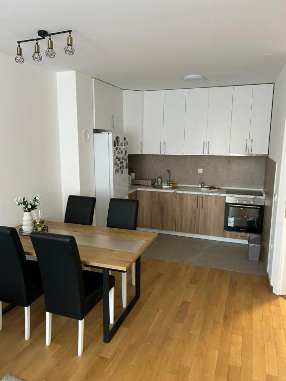 Moonlight Apartment - B&B Banja Luka