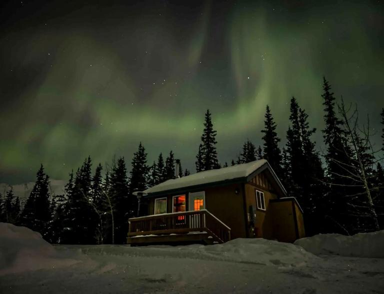 Alaskan Cabin in the Beautiful Knik River Valley with Panoramic Mountain Views, Palmer - B&B Palmer