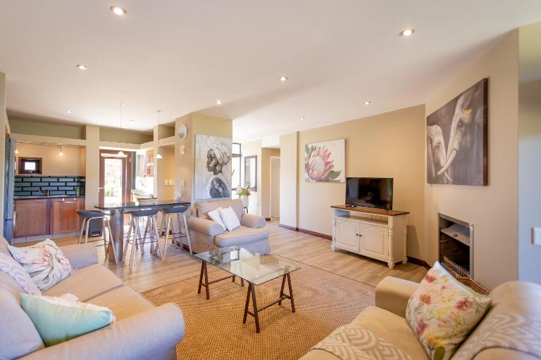 Terrace Tranquility at Oubaai Golf Estate - Bed and Breakfast Herolds Bay