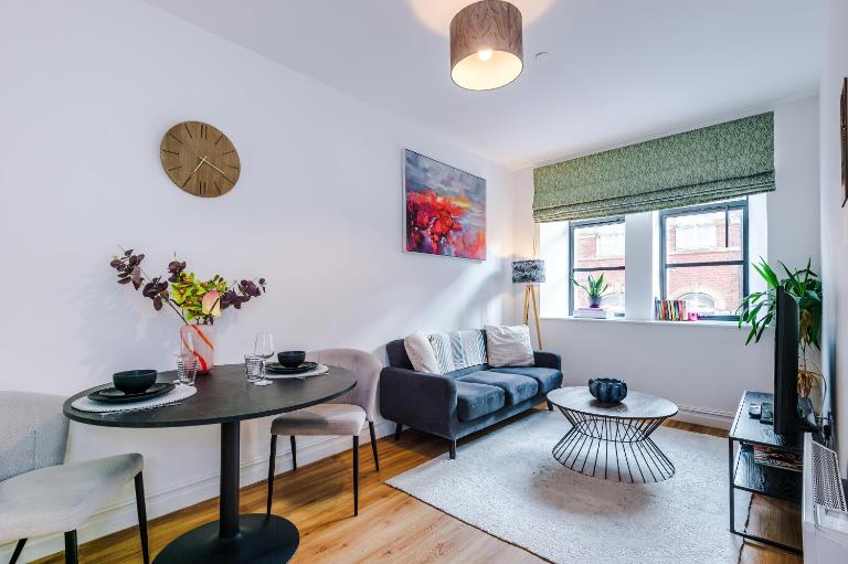 Modern Leeds Central Stay -2 min walk from station - B&B Leeds