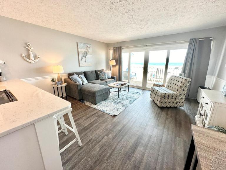 Perfect Private Carolina Beach Ocean View Retreat! - B&B Carolina Beach