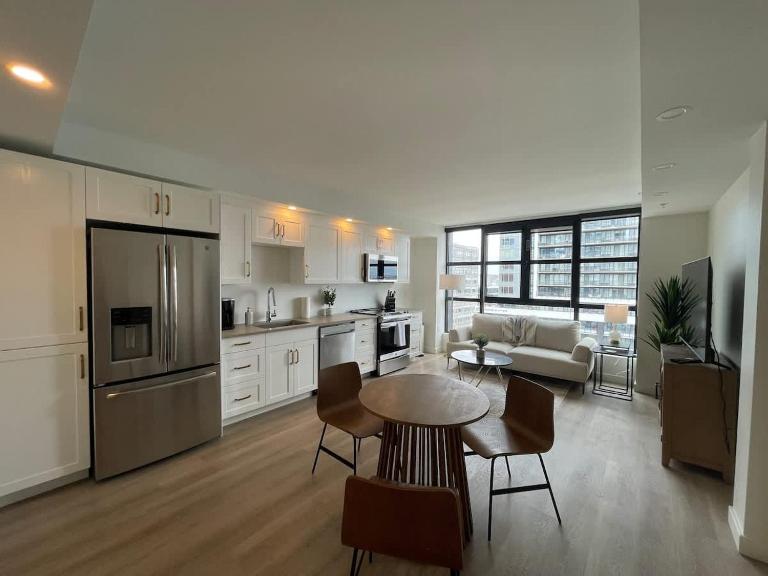 Downtown waterfront 1 BR with 6 appliances and gym - B&B Halifax