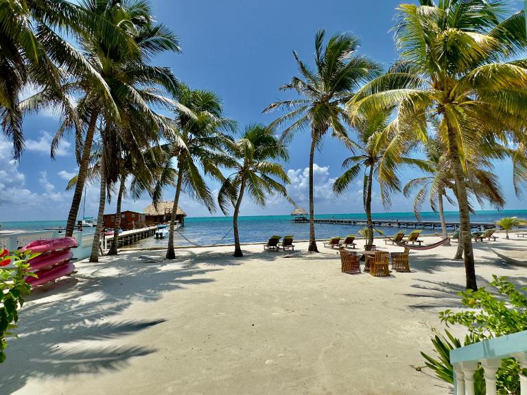 Sunset Beach Resort - B&B San Pedro