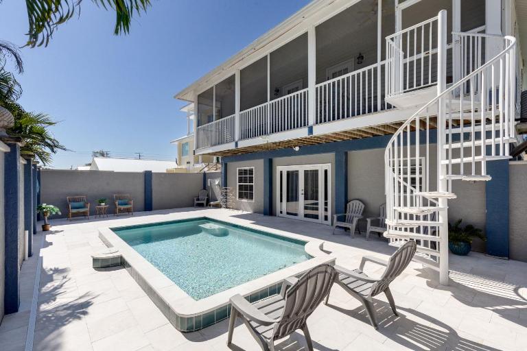 Mango Margarita- Beach Home with Pool Sleeps 12 - B&B Fort Myers Beach