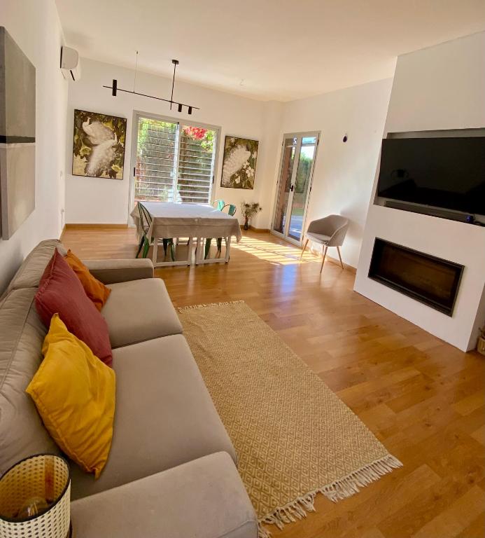 Skydiversnestdotcom - B&B Bollullos de la Mitación