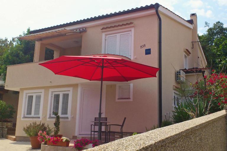Apartments with parking space Cizici, Krk - 5469 - Bed and Breakfast Dobrinj