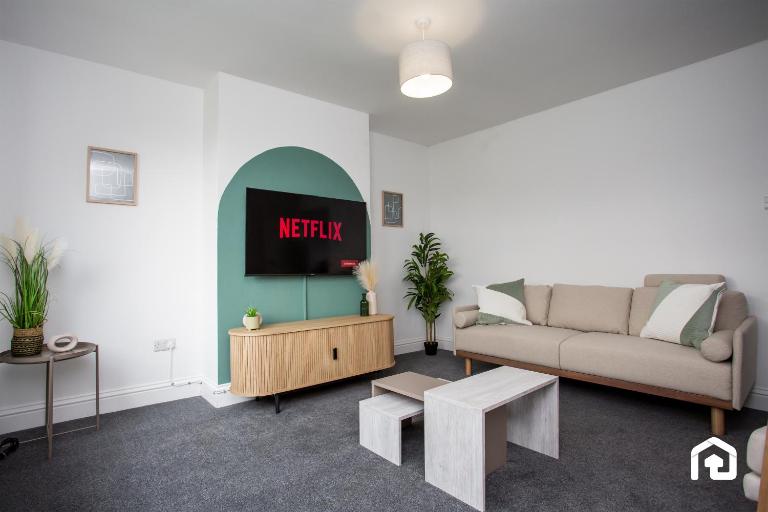 The Lampton - Modern - Gibside - Smart Tv - WIFI - B&B Burnopfield
