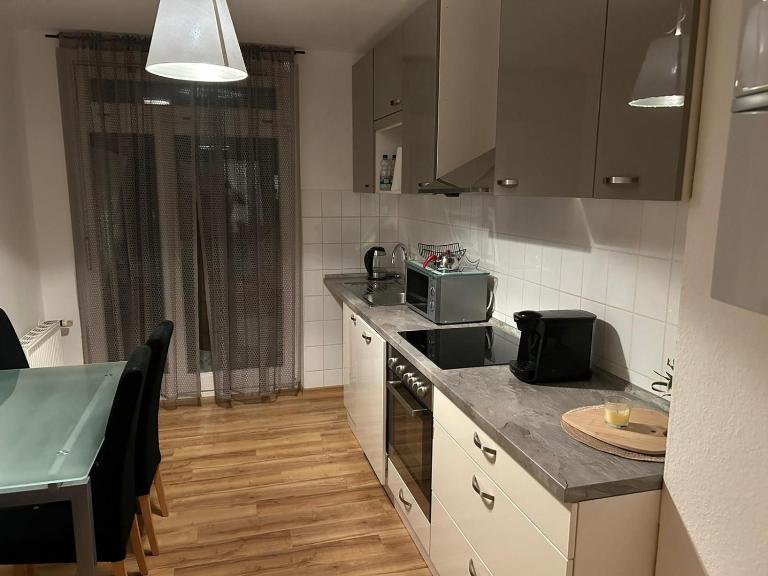 Comfort Apartments close to the Metro Station - Chambres d'hôtes Hanovre