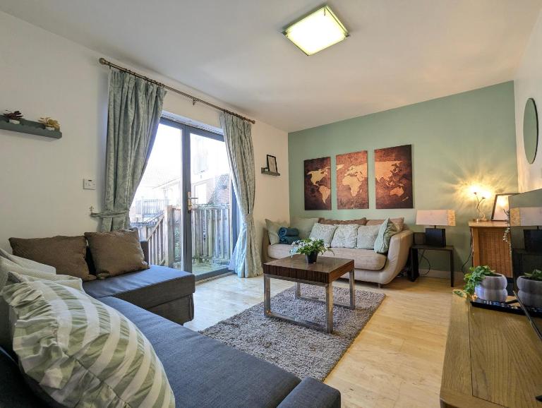 Large 3-Bedrooms House Near Centre Free Parking - B&B Liverpool
