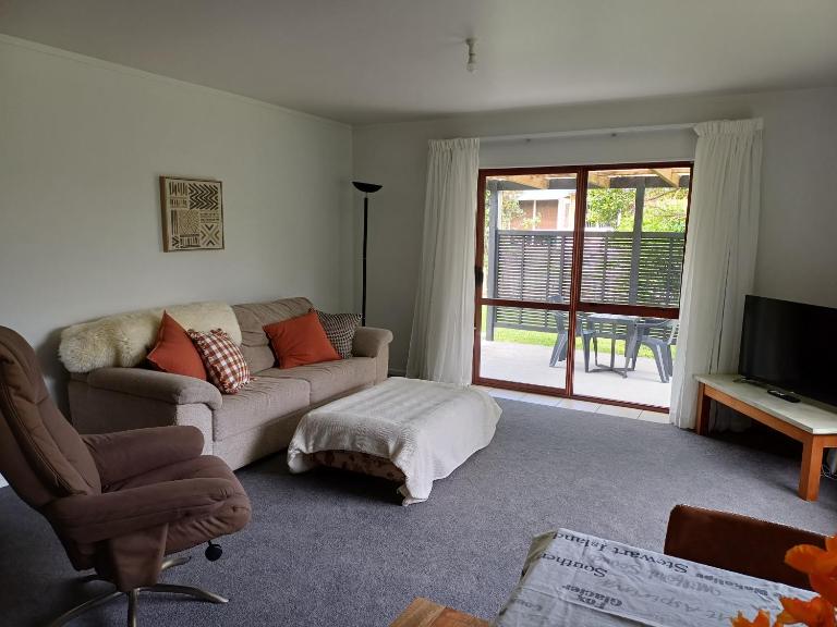 House in Restful Setting - Ferienwohnung Whangarei